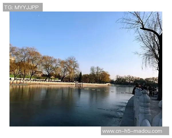 91黑丝麻豆-迷人魅力解密，揭秘黑丝麻豆—当下麻豆圈的网红元素探微与麻豆们的独特风采-迷人魅力解密，揭秘黑丝麻豆—当下麻豆圈的网红元素探微与麻豆们的独特风采